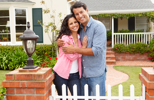 happy-couple-home